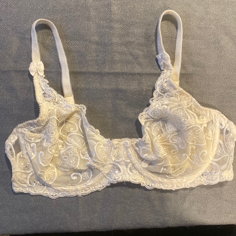 Vivien Lace Bra in Ivory, size 34C
